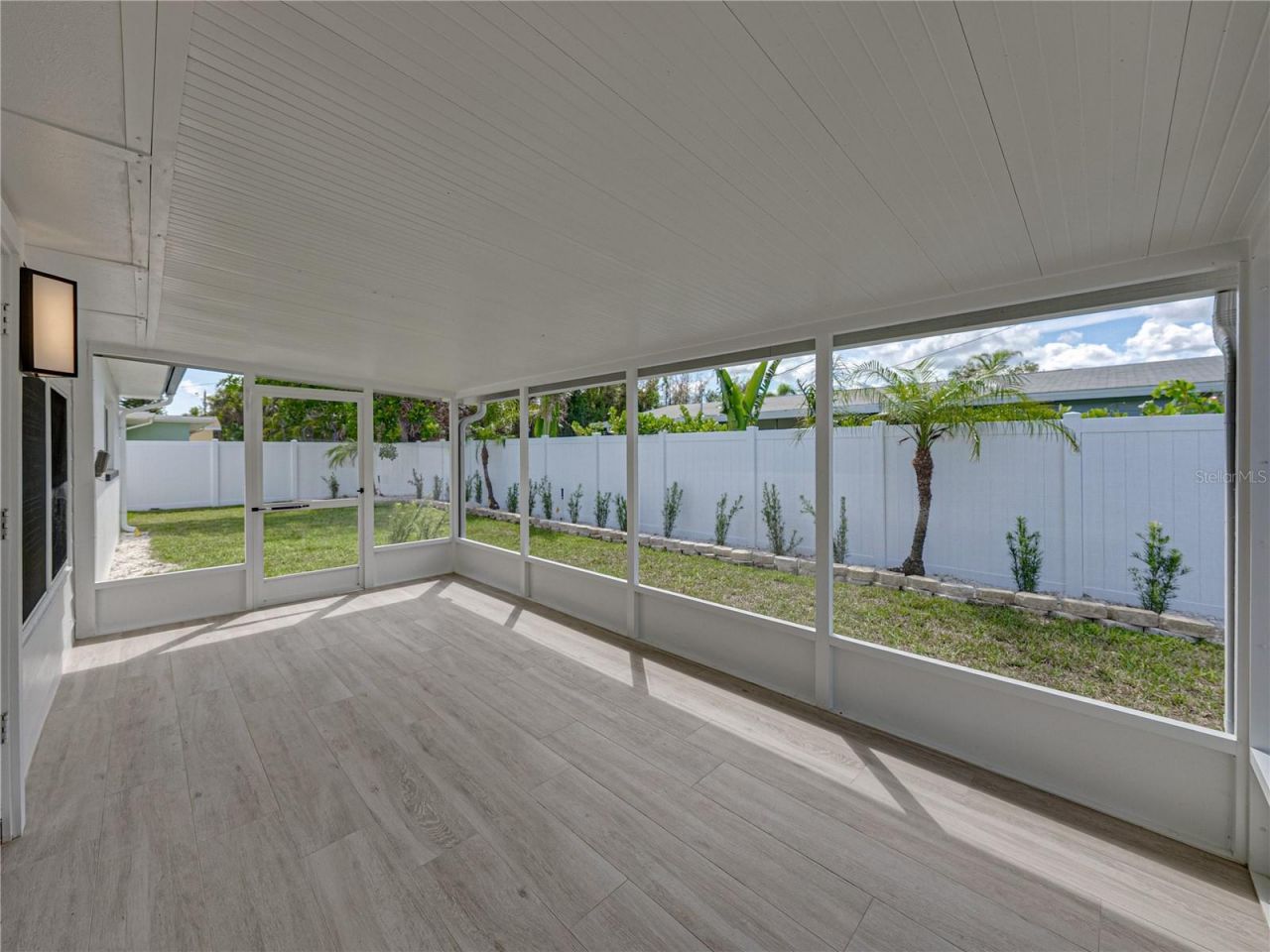 6709 Cardinal Drive S, Saint Petersburg, FL 33707 Photo