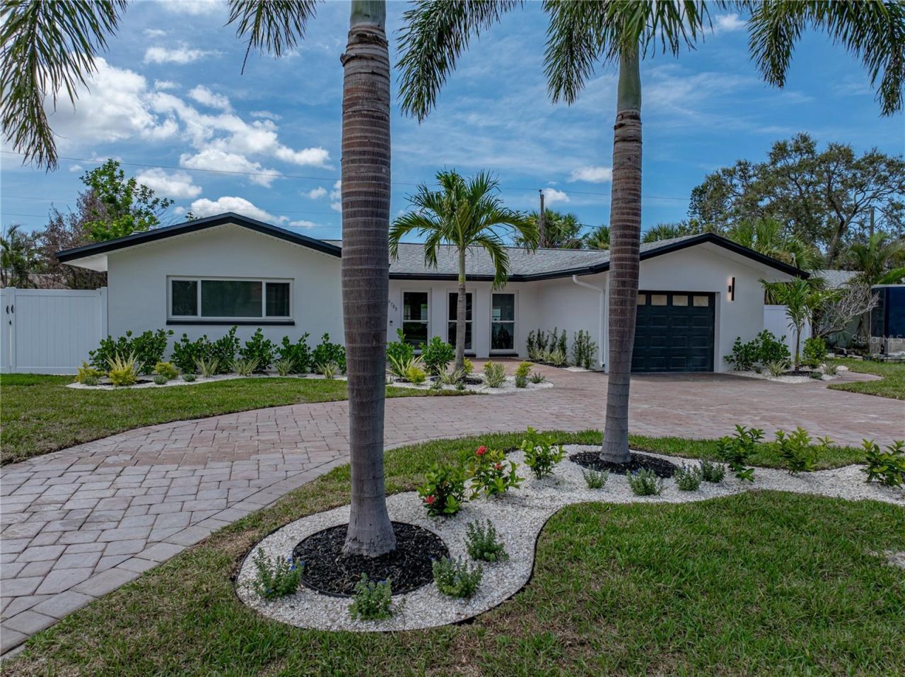6709 Cardinal Drive S, Saint Petersburg, FL 33707 Photo