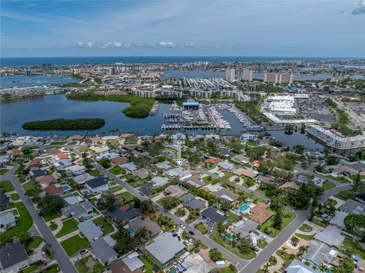 6709 Cardinal Drive S, Saint Petersburg, FL 33707 Photo