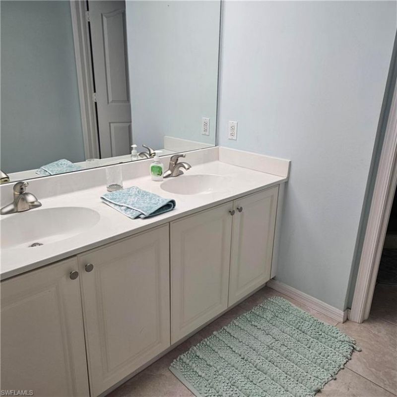 915 New Waterford Dr, Unit H202, Naples, FL 34104 Photo