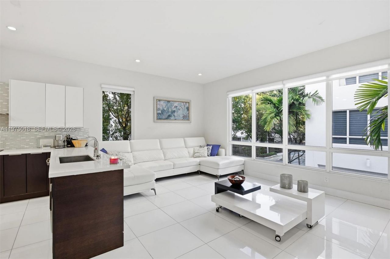 6671 NW 105th Pl, Unit 6671, Doral, FL 33178 Photo