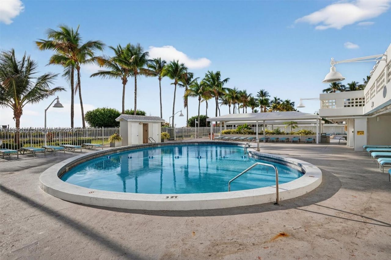 2899 Collins Ave , Unit 1223, Miami Beach, FL 33140 Photo