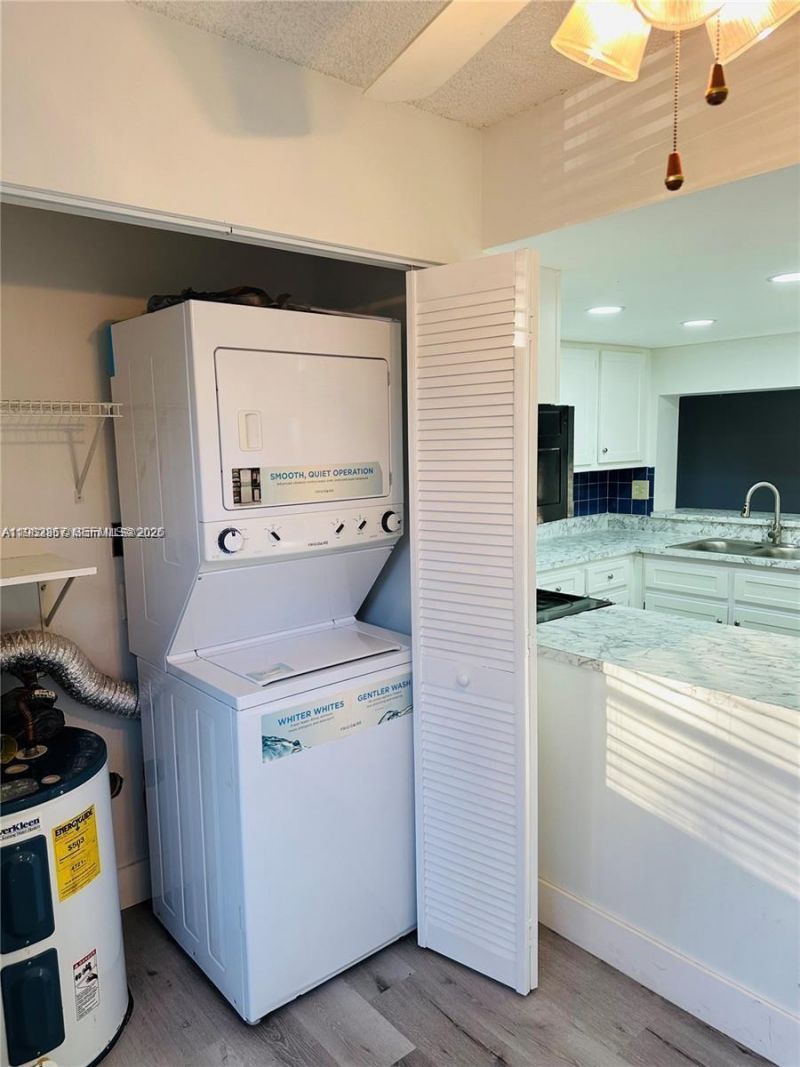 9501 Seagrape Dr, Unit 101, Davie, FL 33324 Photo