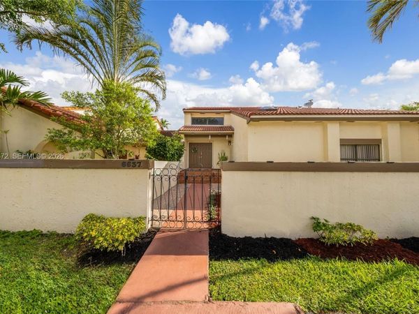 6637 NW 181st Ln, Unit 6637, Hialeah, FL 33015
