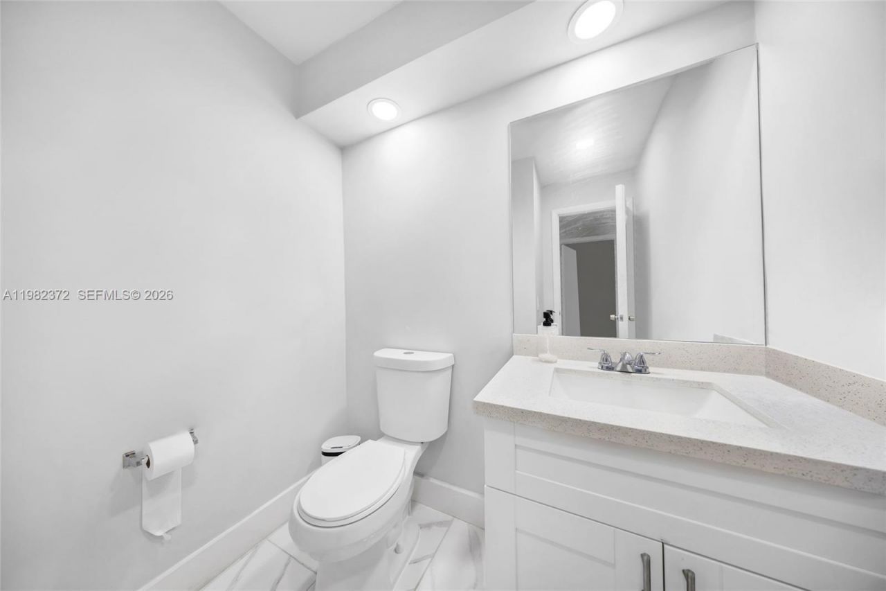 6637 NW 181st Ln, Unit 6637, Hialeah, FL 33015 Photo