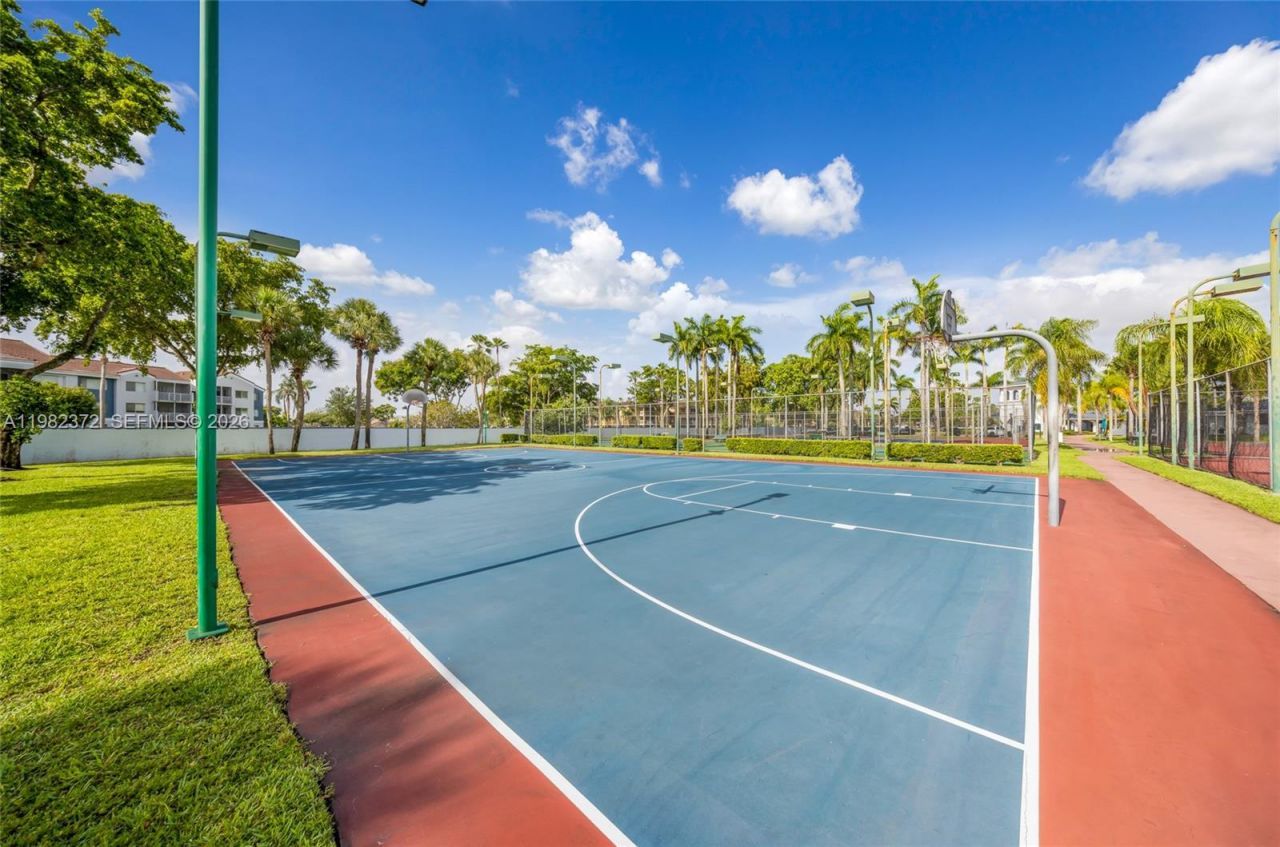6637 NW 181st Ln, Unit 6637, Hialeah, FL 33015 Photo
