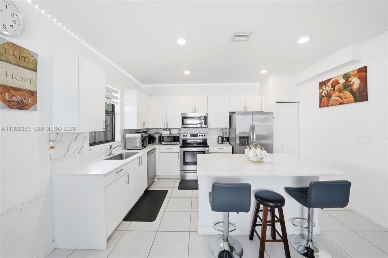 13091 SW 232nd Ln , Miami, FL 33170 Photo