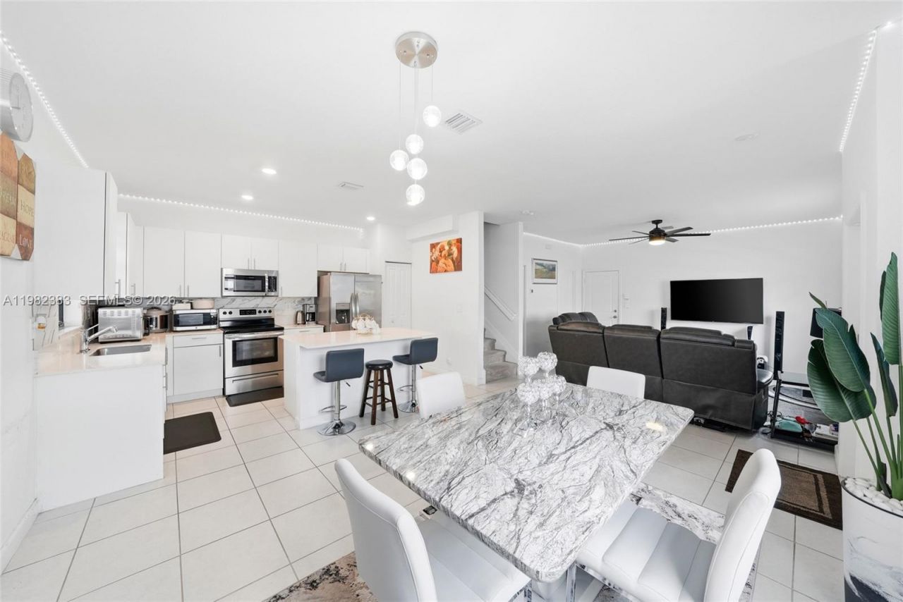 13091 SW 232nd Ln , Miami, FL 33170 Photo