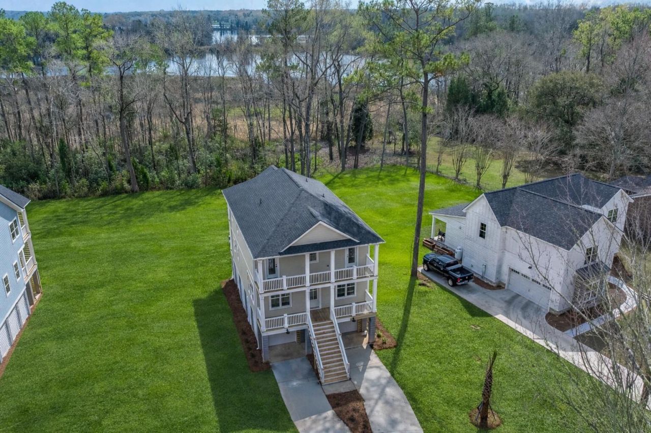 1304 Mccrae Drive Photo 4