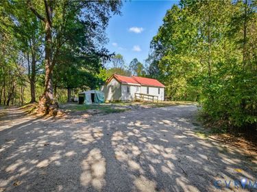5636 Cartersville Road , Powhatan, VA 23139