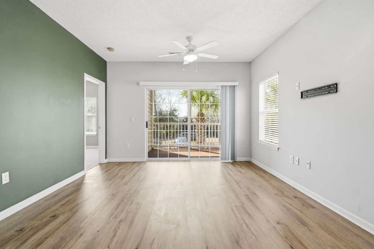 2020 Cross Gate Blvd Photo 12