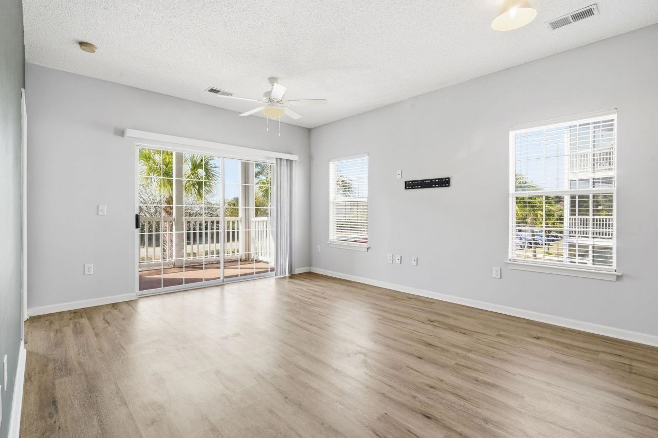 2020 Cross Gate Blvd Photo 14