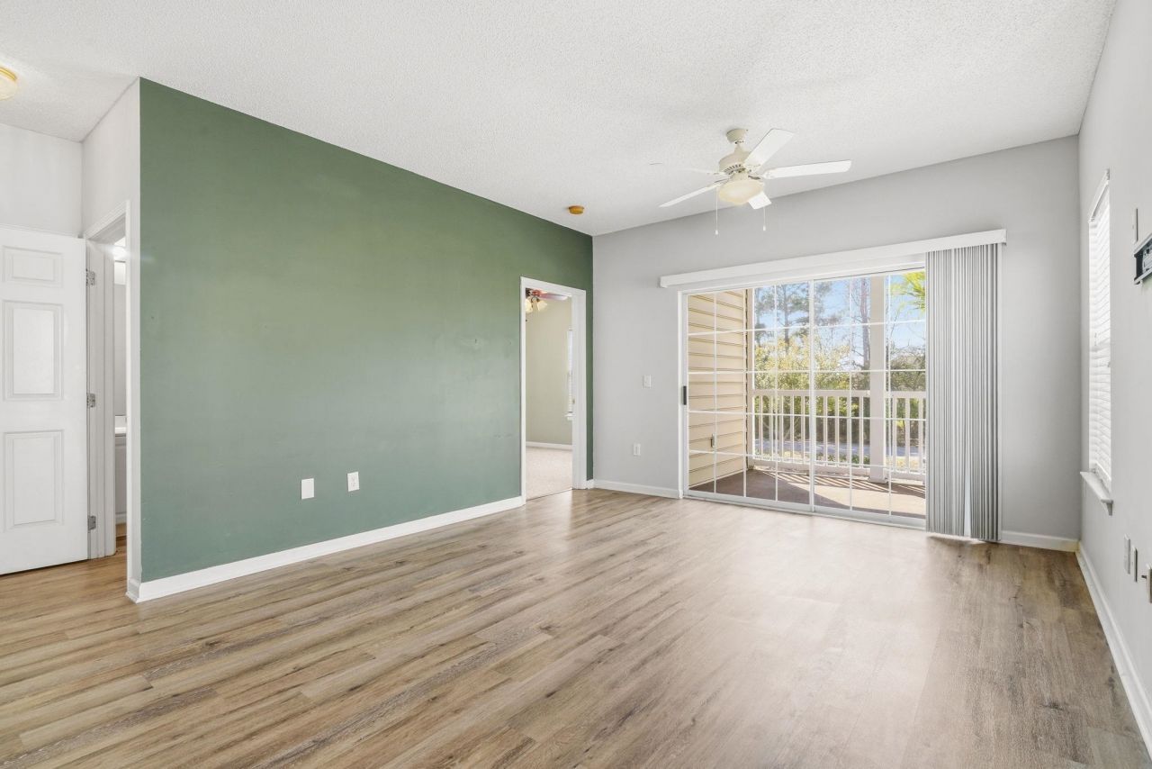 2020 Cross Gate Blvd Photo 16