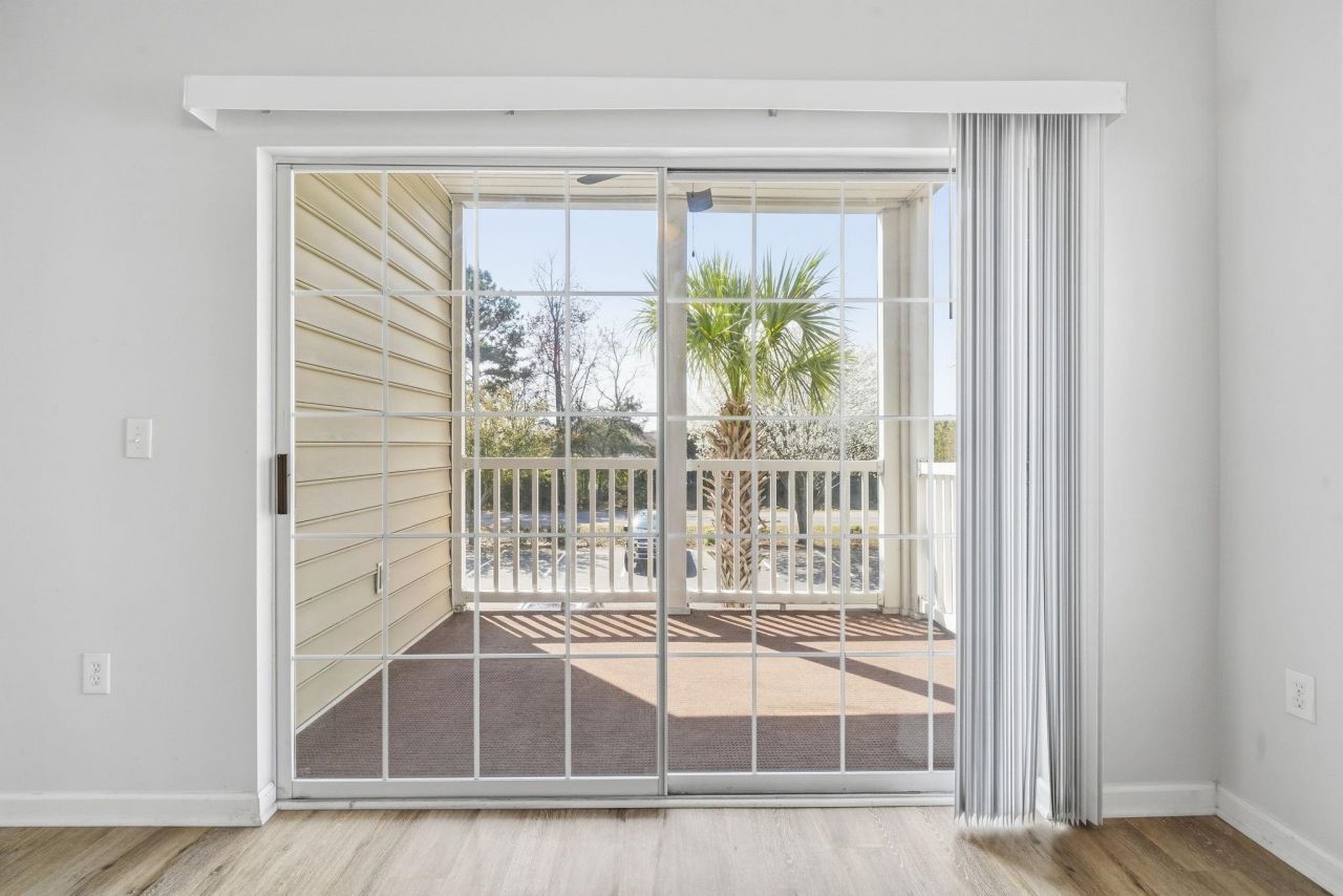 2020 Cross Gate Blvd Photo 17