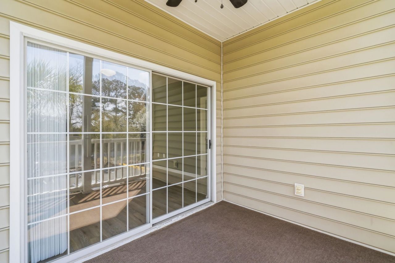 2020 Cross Gate Blvd Photo 18