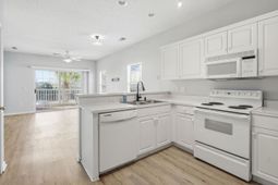 2020 Cross Gate Blvd photo 4