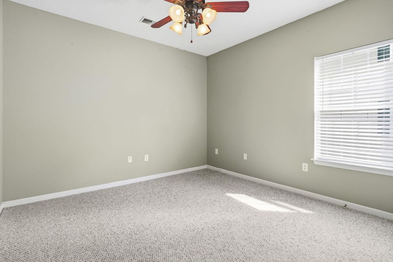 2020 Cross Gate Blvd Photo 22