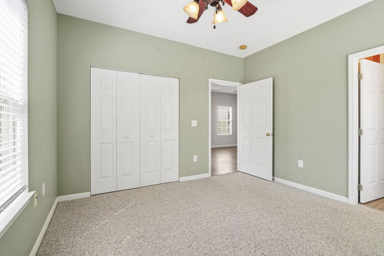 2020 Cross Gate Blvd Photo 25