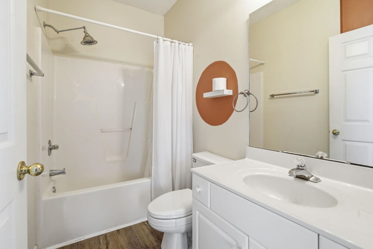 2020 Cross Gate Blvd Photo 26