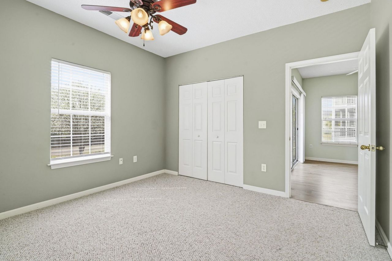 2020 Cross Gate Blvd Photo 29