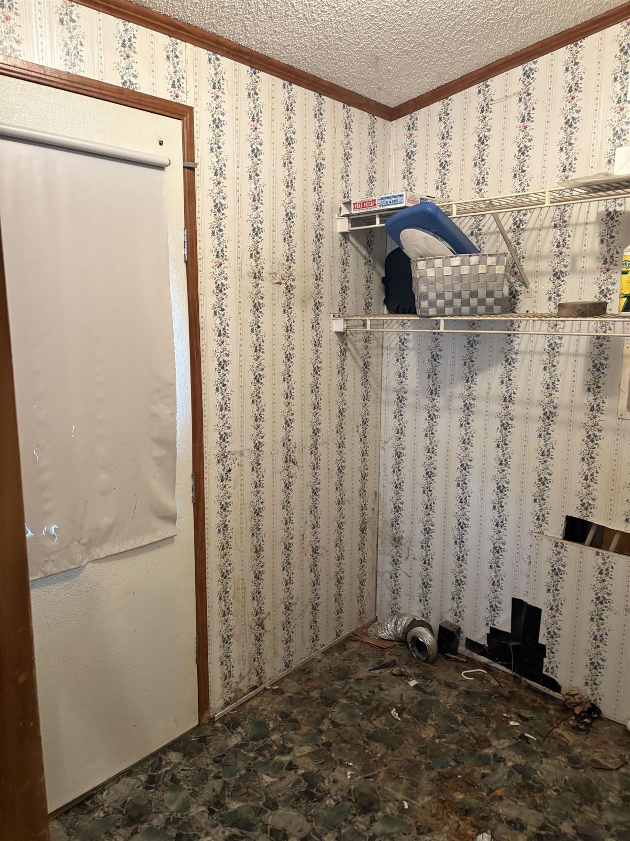 2070 Martin St. Photo 17