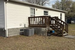 2070 Martin St. photo 4