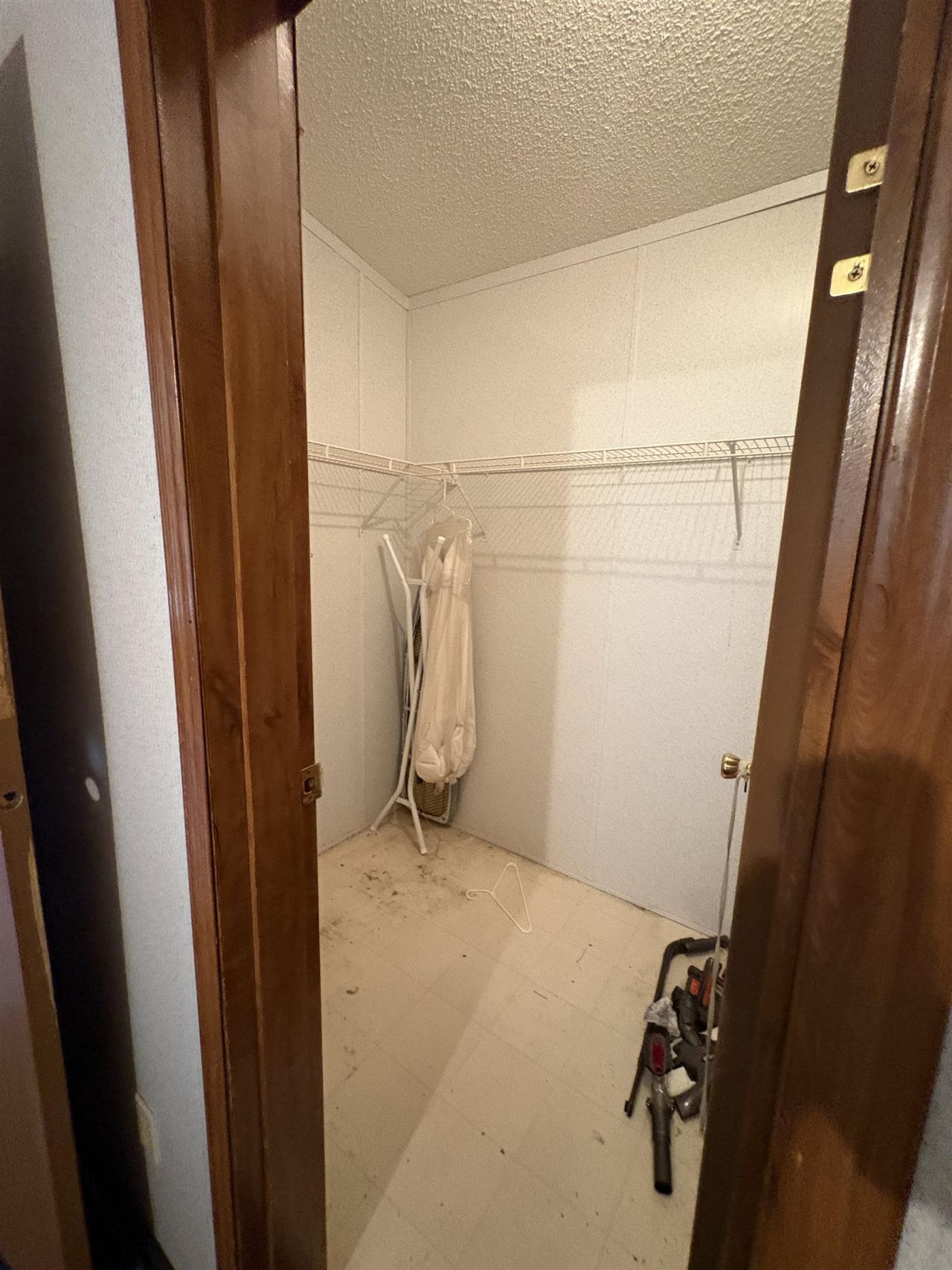 2070 Martin St. Photo 9