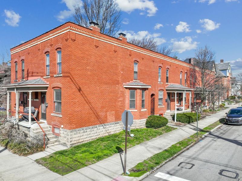 915 Dennison Avenue, Columbus, OH 43201 Photo 2