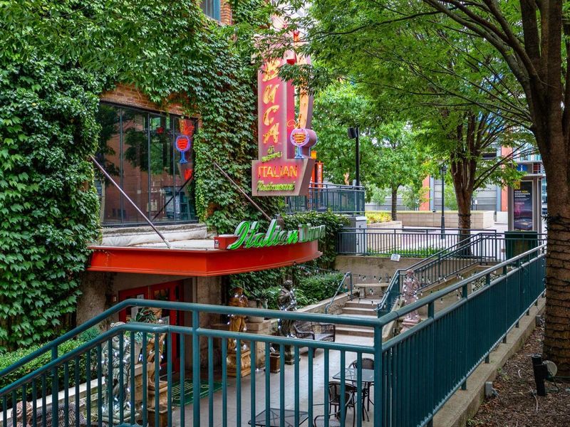 915 Dennison Avenue, Columbus, OH 43201 Photo 47