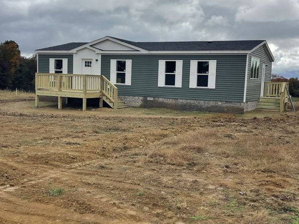 881 white springs road , Lafayette, TN 37083