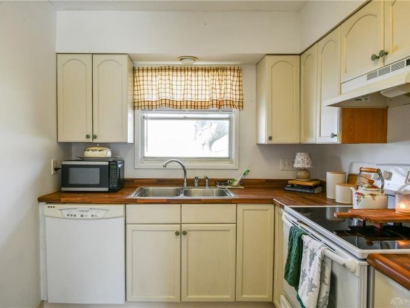 103 Charles Place, Englewood, OH 45322 Photo 14