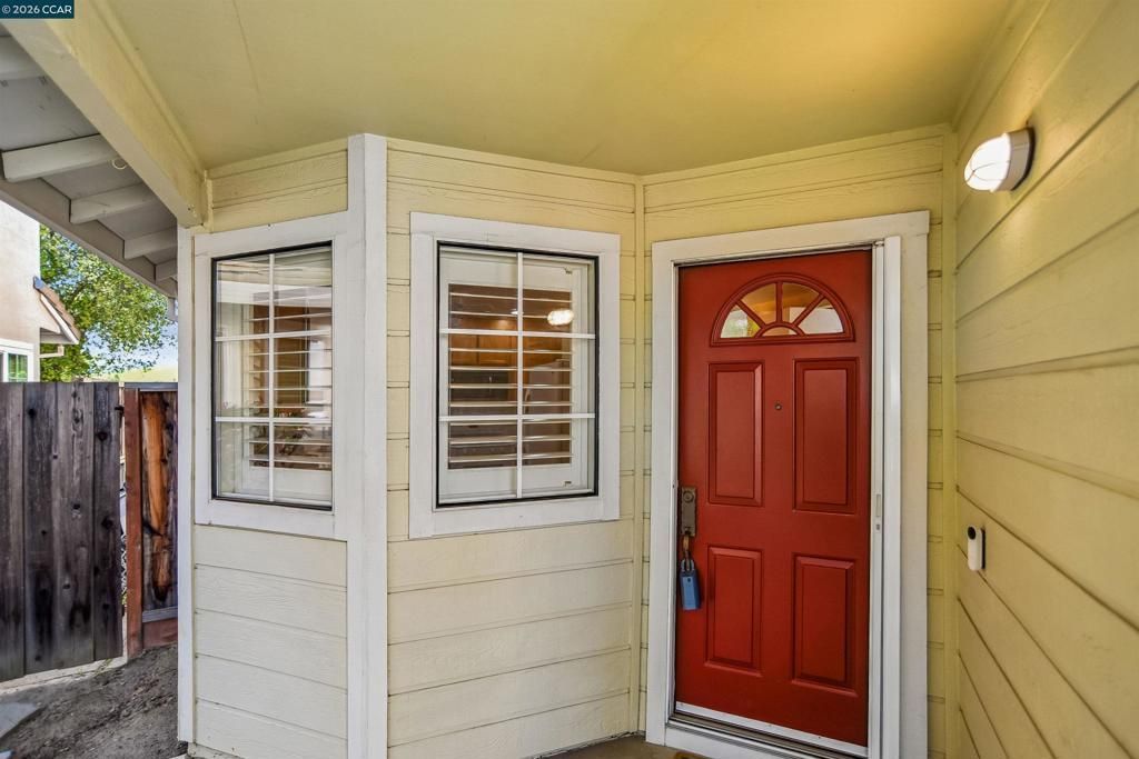 5256 Pebble Glen Dr, Concord, CA 94521 Main Photo