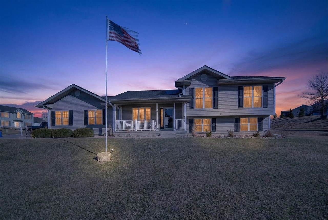 304 Nightingale Drive, Tiffin, IA 52340 Main Photo