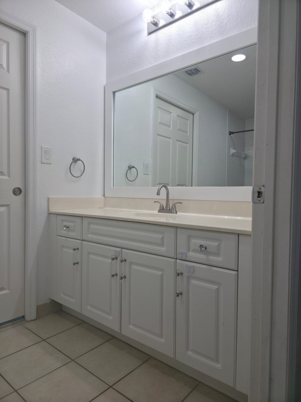 2805 Veronia Drive, Unit 204, Palm Beach Gardens, FL 33410 Photo