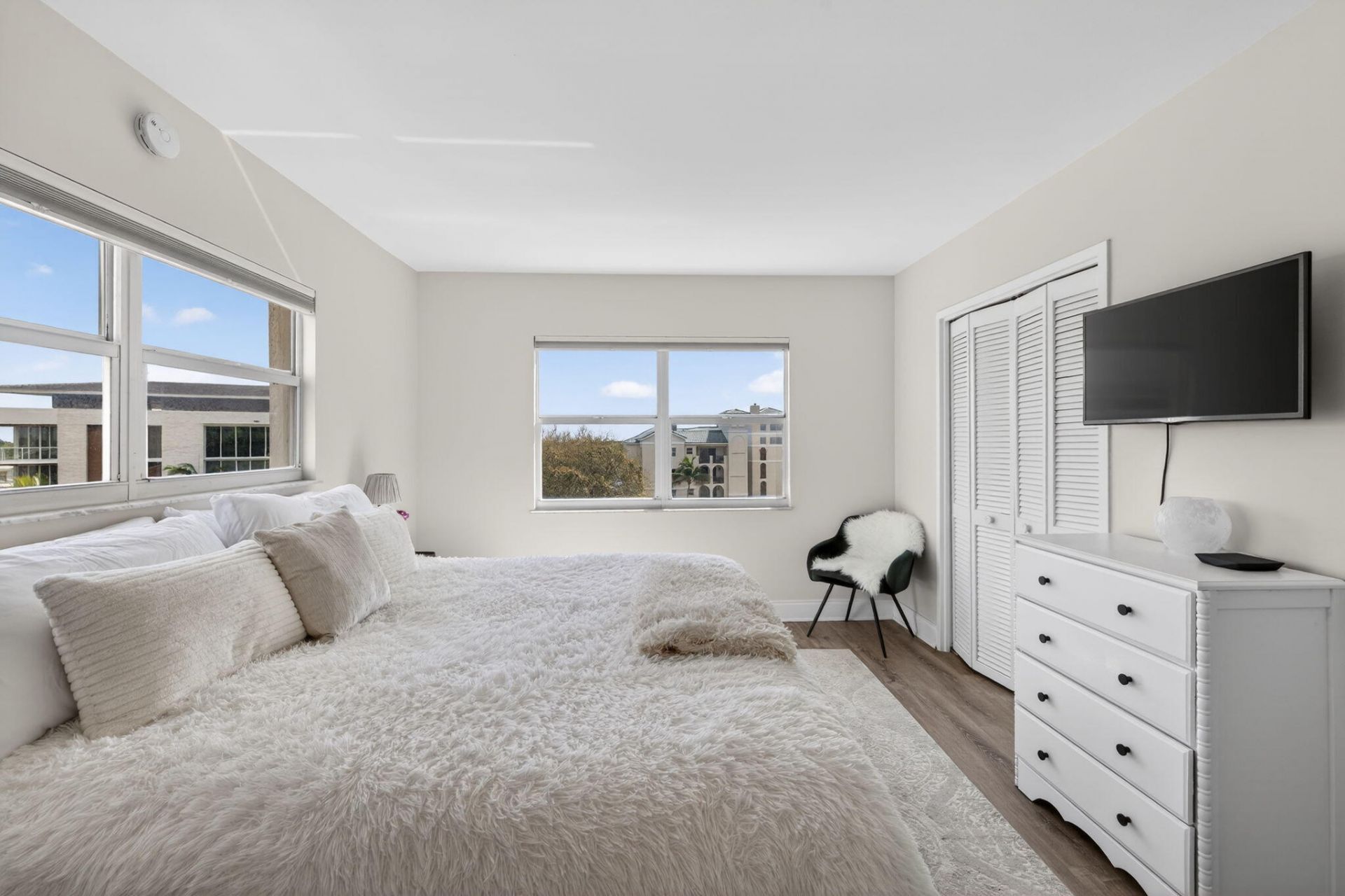 2555 NE 11th Street, Unit 609, Fort Lauderdale, FL 33304 Photo