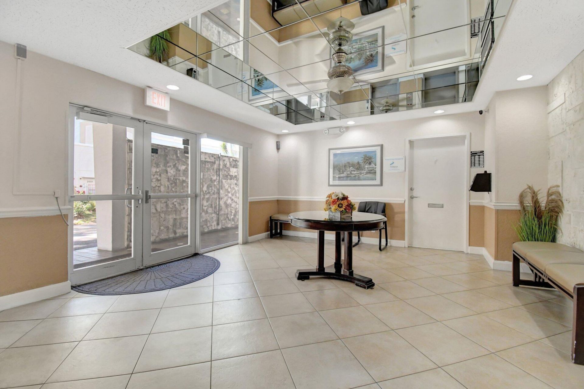 2555 NE 11th Street, Unit 609, Fort Lauderdale, FL 33304 Photo