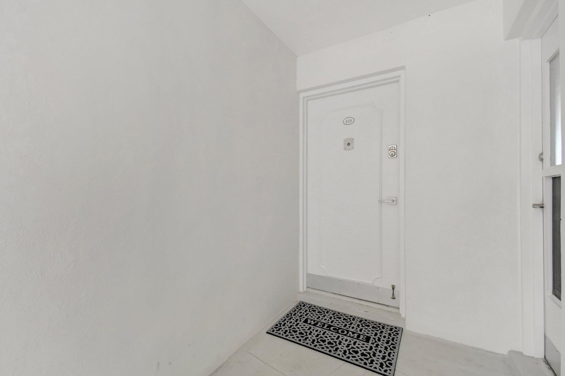 2555 NE 11th Street, Unit 609, Fort Lauderdale, FL 33304 Photo