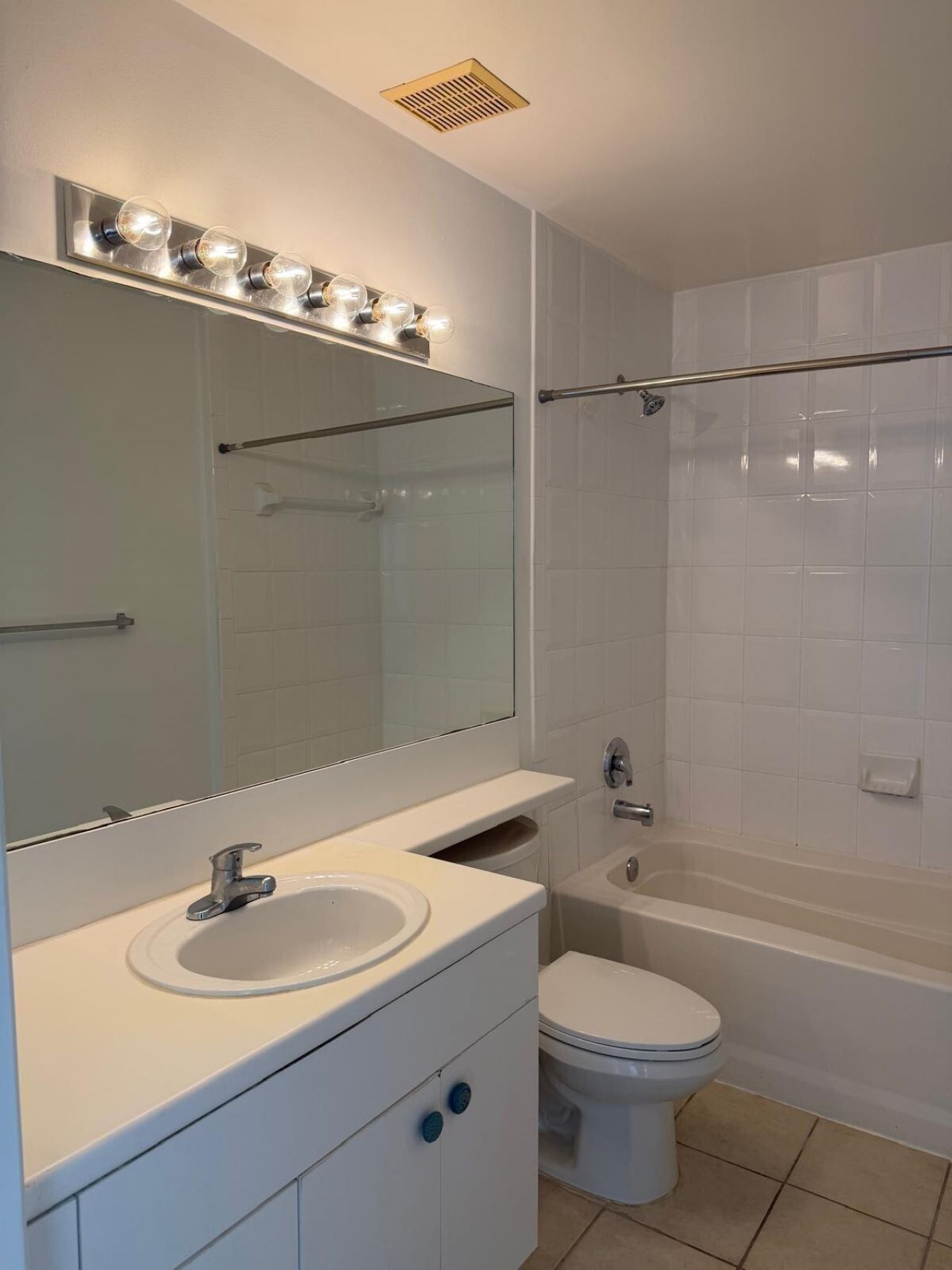 616 Clearwater Park Road, Unit 407, West Palm Beach, FL 33401 Photo