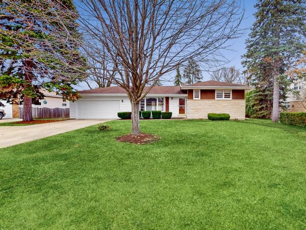 4N163 5th Avenue , Addison, IL 60101