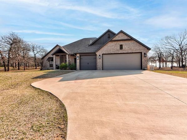 8308 Chantel Drive, Choctaw, OK 73020