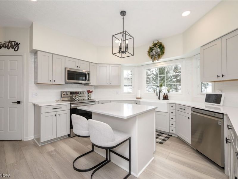 3912 Raintree Circle, Uniontown, OH 44685 Photo 12