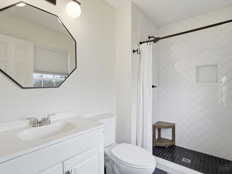 364 Mollie Drive, Hamilton, OH 45013 Photo 6