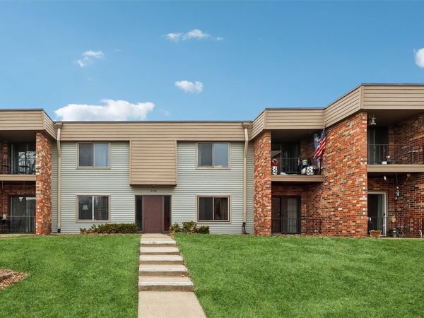 4733 Woodland Avenue, Unit 2, West Des Moines, IA 50266