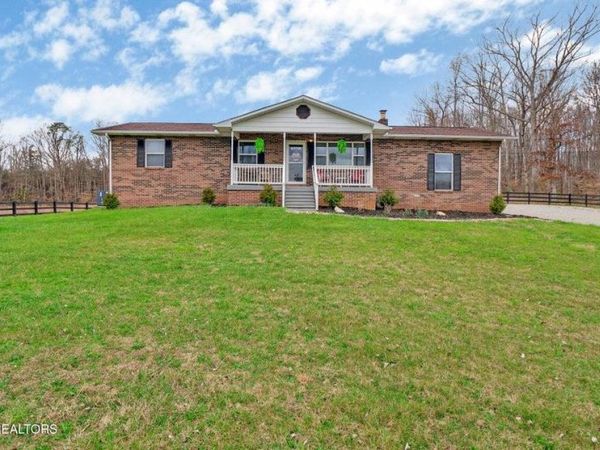 635 Mcghee St, Jamestown, TN 38556