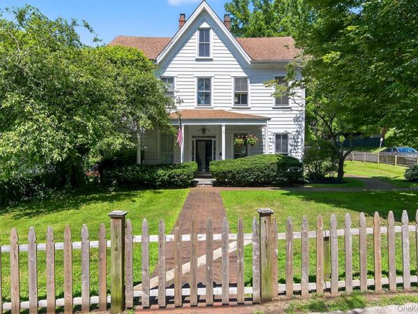 4 Parkview Terrace, Unit 2, Huntington, NY 11743