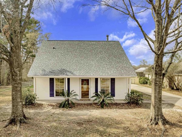 30377 Fairway View Dr, Denham Springs, LA 70726