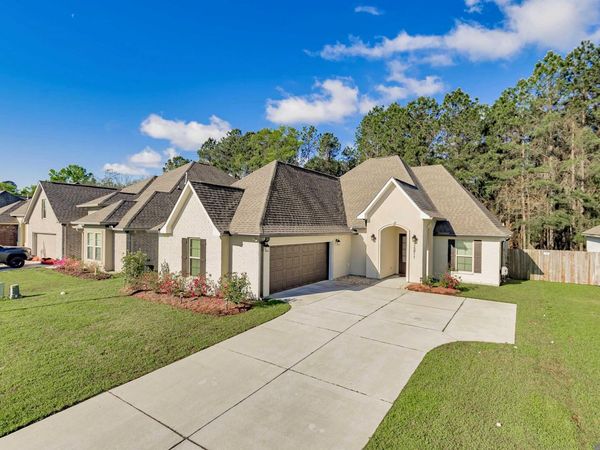 26811 Montbury Dr, Denham Springs, LA 70726