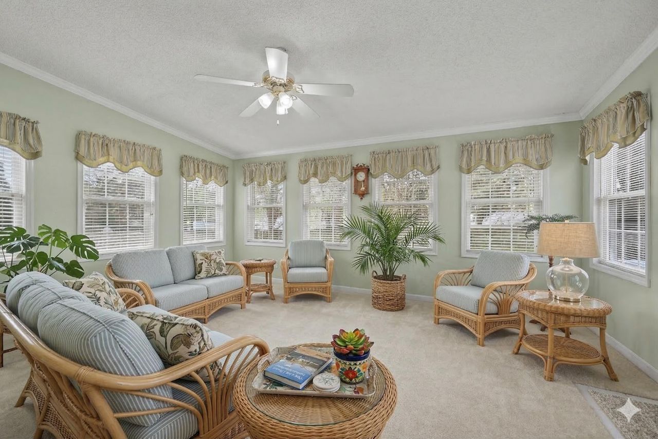 8465 Yorkshire Lane Photo 17