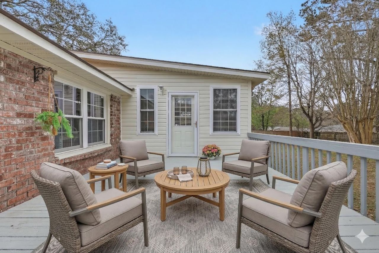 8465 Yorkshire Lane Photo 29