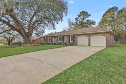 8465 Yorkshire Lane photo 4